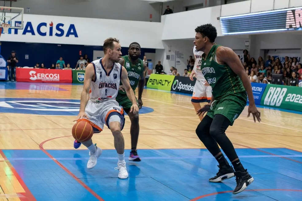 Cerrado x Unifacisa: equipes se enfrentam na reta final da temporada regular do NBB