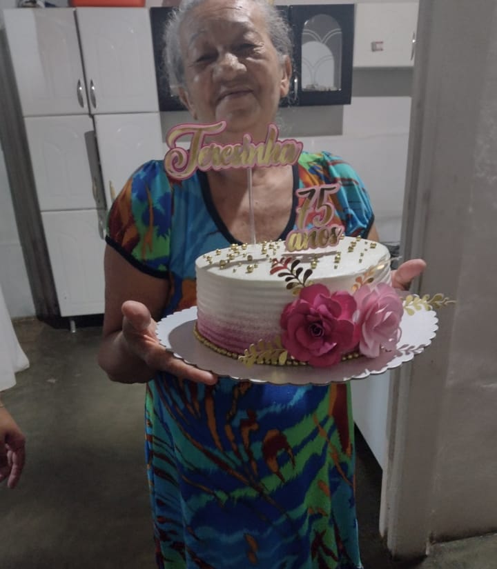 Familiares comunicam o falecimento da senhora Terezinha Valdivino Gomes, residente no Conjunto José Mariz, em Patos