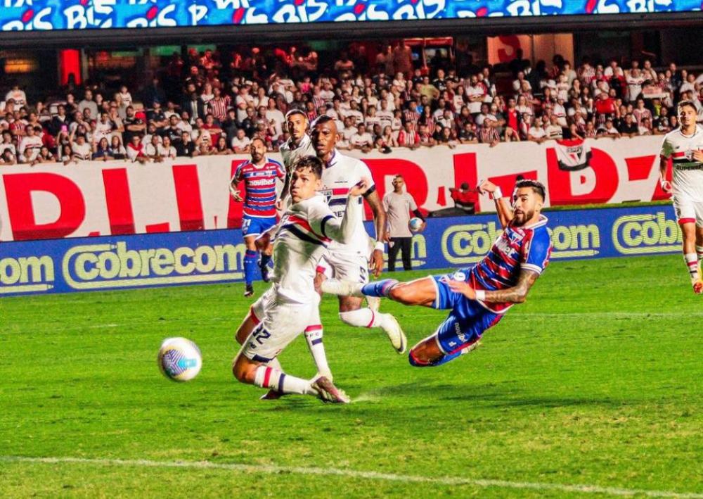 São Paulo perde para o Fortaleza no Morumbis, começa Brasileirão sob vaias e aumenta pressão em Carpini