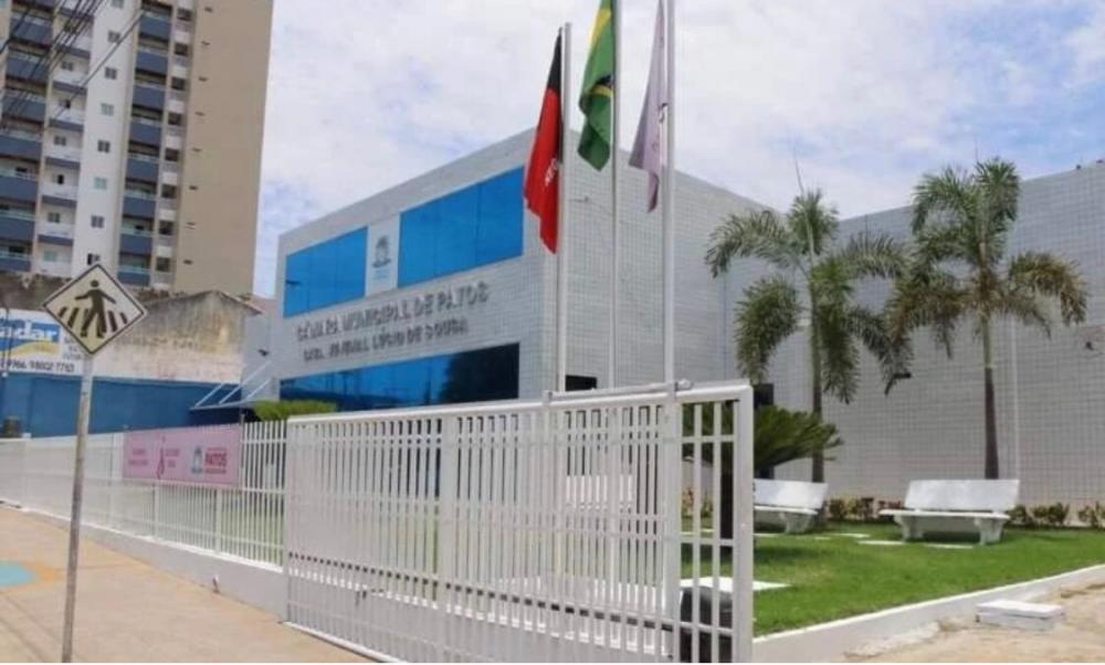 Vereador Josmá Oliveira diz que seu gabinete na Câmara Municipal foi invadido e assessora intimidada