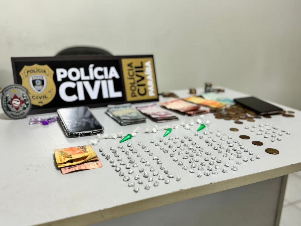 Duas mulheres são presas e um adolescente apreendido por envolvimento com tráfico de drogas em Coremas