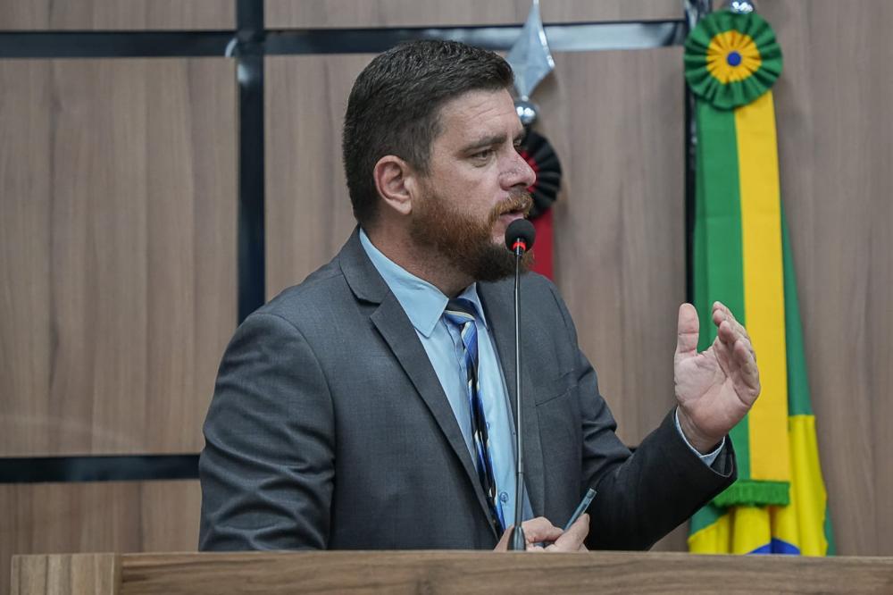 Jamerson Ferreira vota contra aumento de 70% no salário de vereadores. Prefeito, vice e secretários também terão aumento