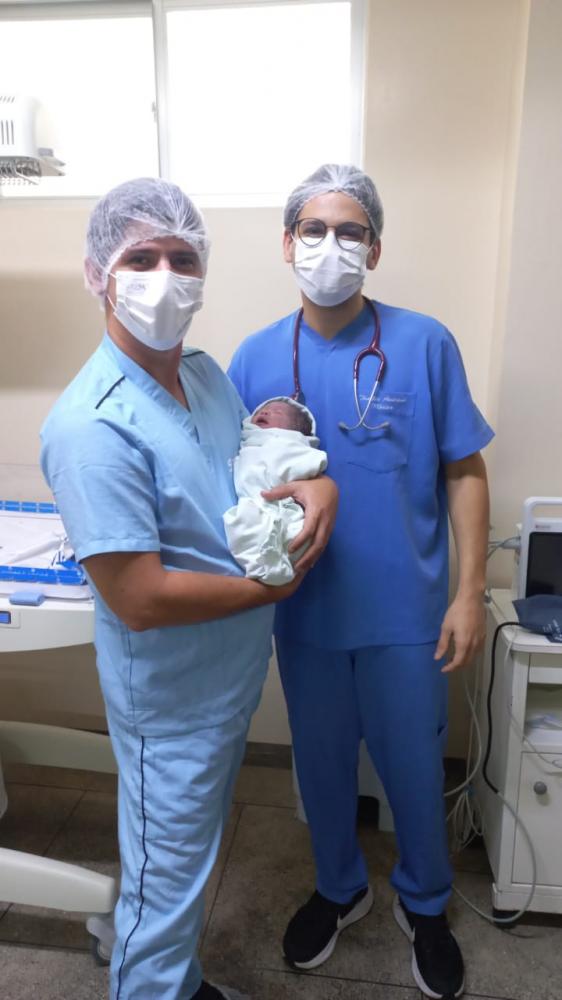 Vereadora Nadir apresenta Voto de Aplauso a profissionais da Maternidade Dr. Peregrino Filho