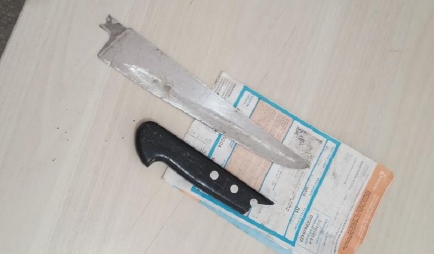 Homem em regime semiaberto é preso em Cajazeiras após ferir companheira com faca e arrancar tornozeleira para tentar fugir