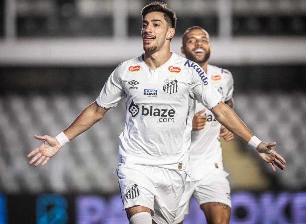 Santos supera Paysandu na Vila Belmiro sem público e estreia na Série B com vitória tranquila