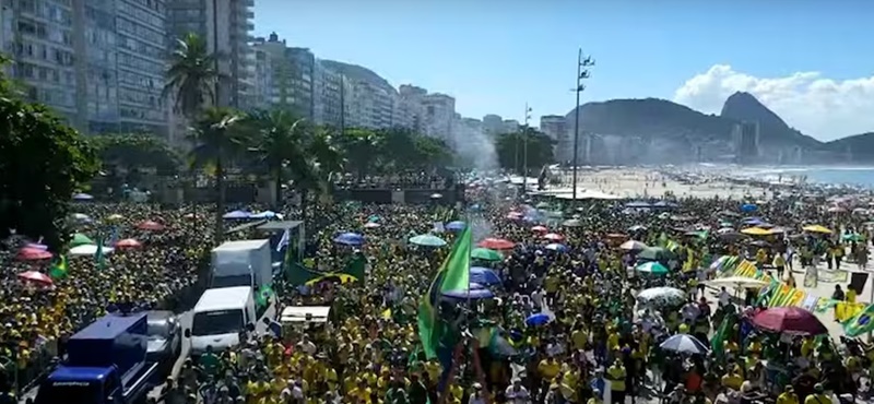 Bolsonaro participa de ato com aliados e apoiadores no Rio de Janeiro neste domingo (21)
