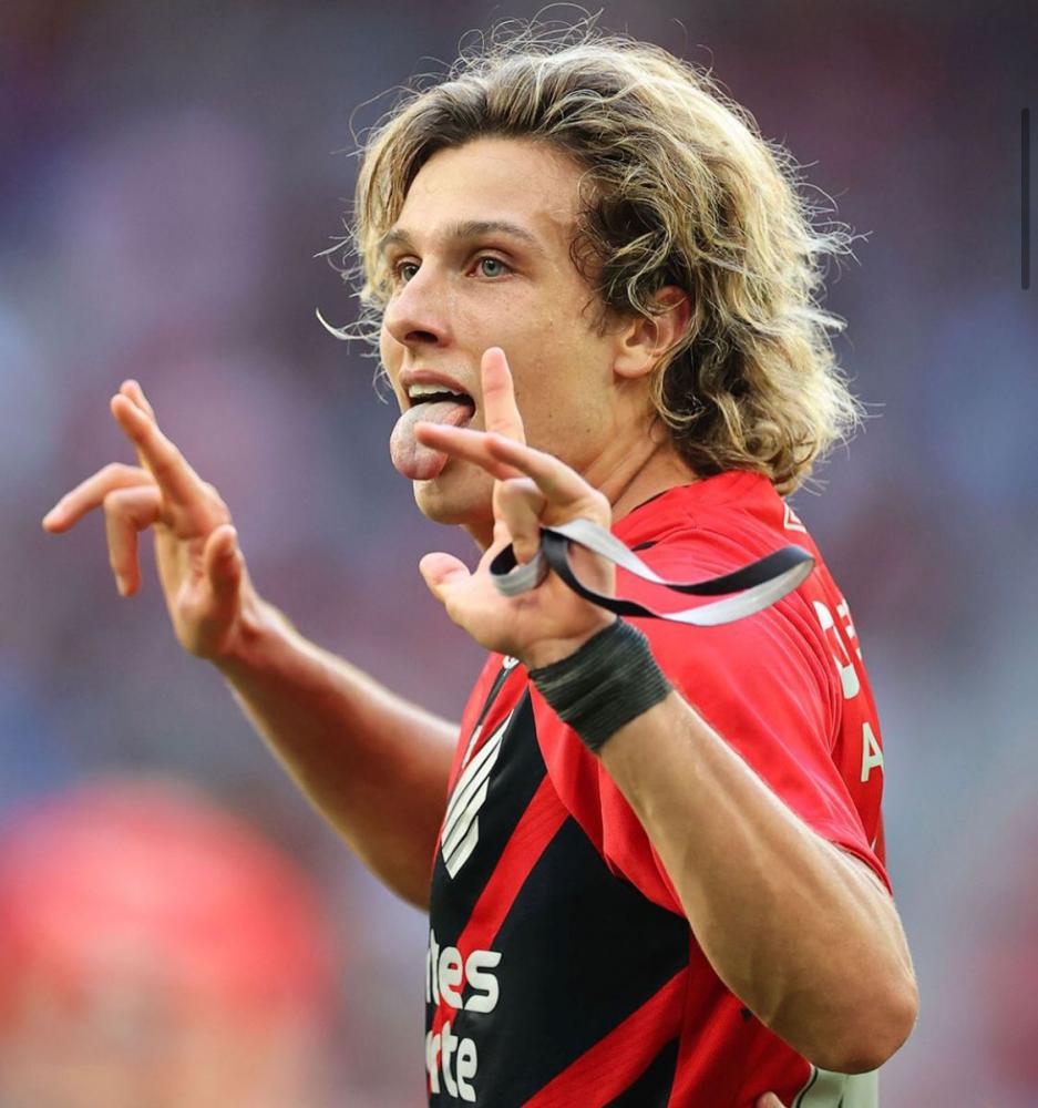 Athletico-PR vence com golaço e tira invencibilidade do Internacional no Brasileirão