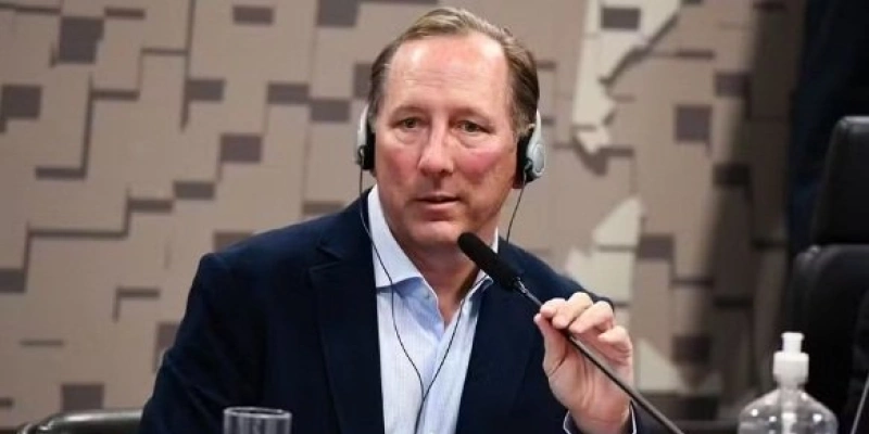 Em CPI no Senado, John Textor volta a afirmar que manipulação no futebol "é realidade" e apresenta documentos