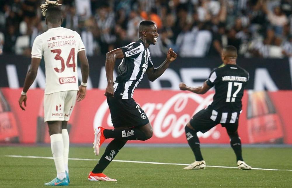 Eduardo e Luiz Henrique brilham, Botafogo bate o Universitario e vence a 1ª na Libertadores