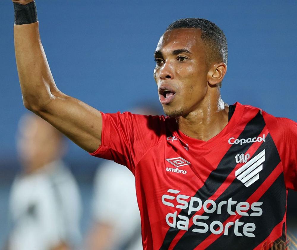 Athletico-PR joga para o gasto, ganha do Danubio e mantém os 100% de aproveitamento na Sul-Americana