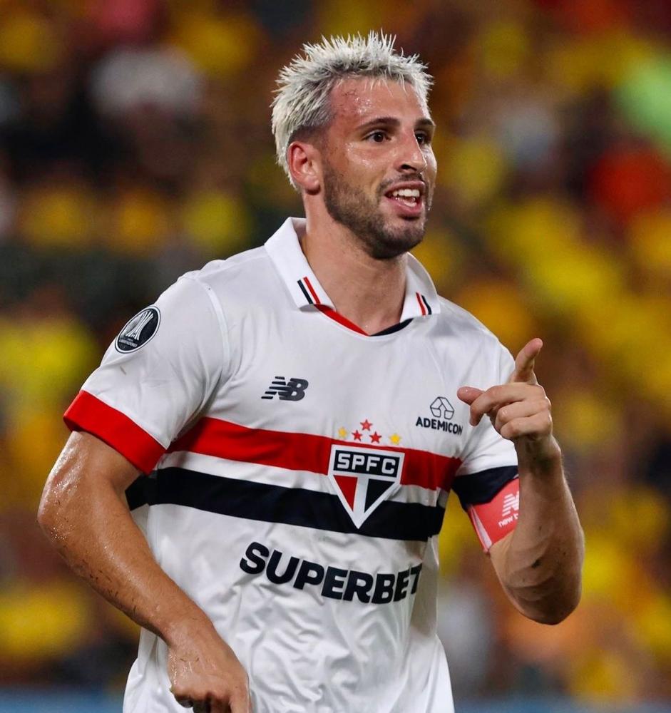 São Paulo vence Barcelona na estreia de Zubeldía e abre boa vantagem sobre rival na Libertadores