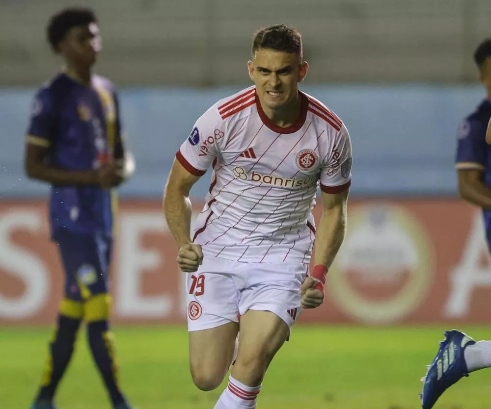 Borré desencanta, Inter vence Delfín e segue vivo na Sul-Americana