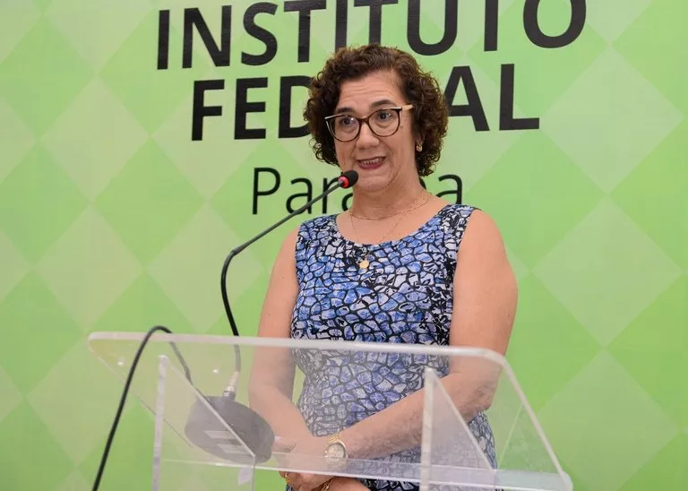 Criminosos fazem plano para incriminar a Presidente do Conselho de Educação da Paraíba