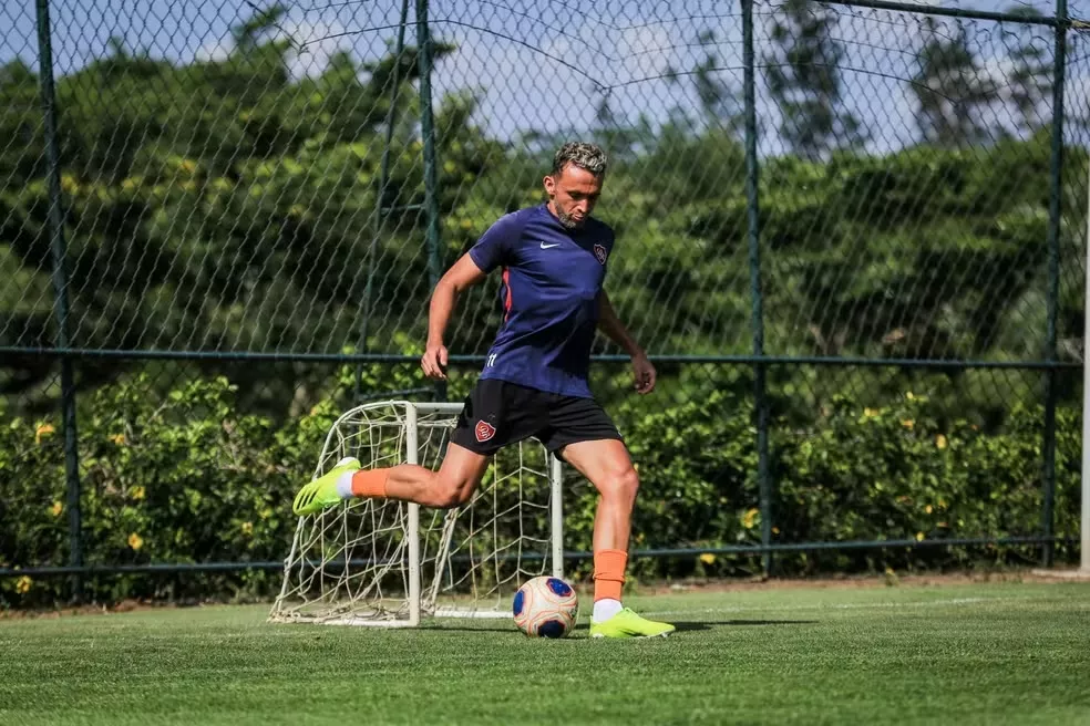 Sousa reforça o setor ofensivo com atacante Junnior Batata, ex-Icasa