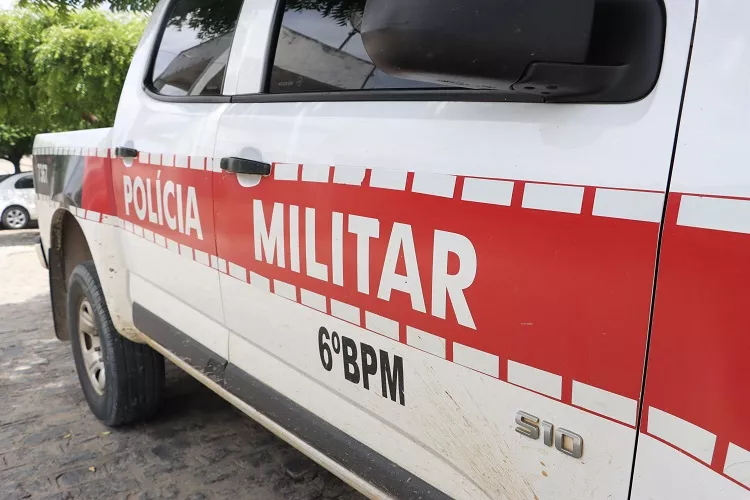 No Sertão: mulher é presa suspeita de esfaquear companheiro que teria tentado manter relação sexual à força