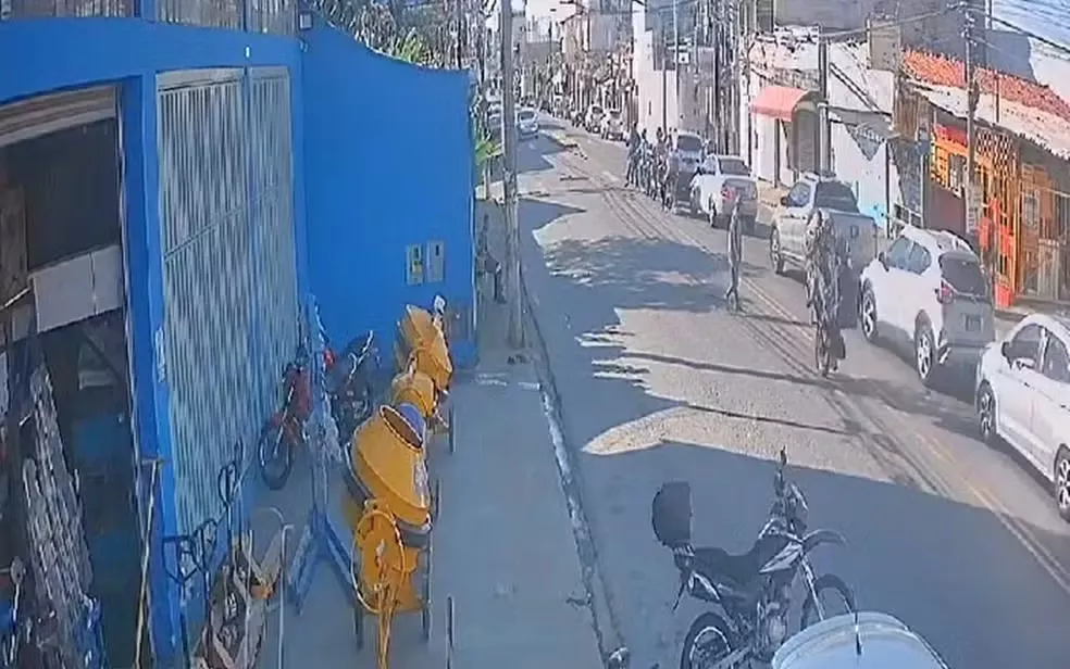Motociclista atropela e mata pedestre após empinar moto em via pública de Minas Gerais