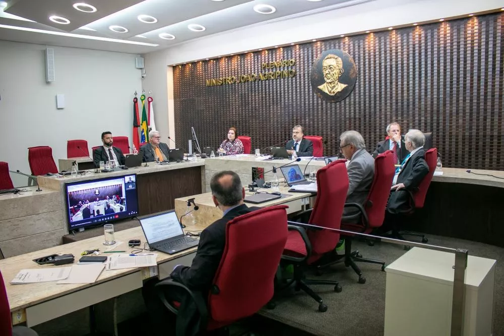 TCE fixa prazo a prefeito para conclusão de creche e aprova as contas de Santana dos Garrotes e Soledade