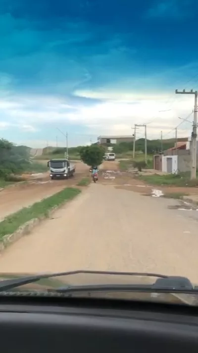 Patosonline.com recebe denúncia sobre problemas de infraestrutura no Bairro dos Estados em Patos. A prefeitura diz que irá solucionar solucionar o problema