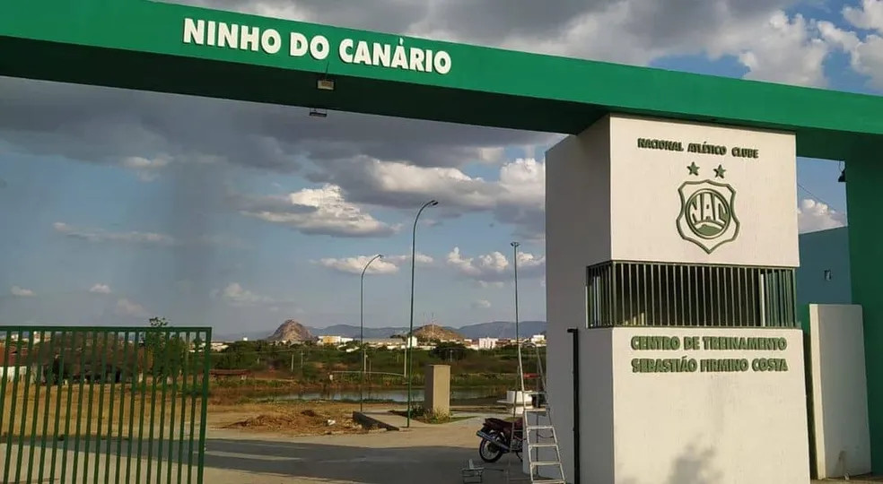 Com dívidas acumulando e sem clareza na prestação de contas, Nacional vive momento crítico, água e energia do CT são cortadas e funcionários e jogadores esperam pagamentos de salários