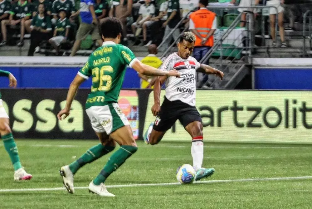 Estêvão faz último lance, Palmeiras supera falha feia de Lomba e vence o Botafogo-SP na Copa do Brasil