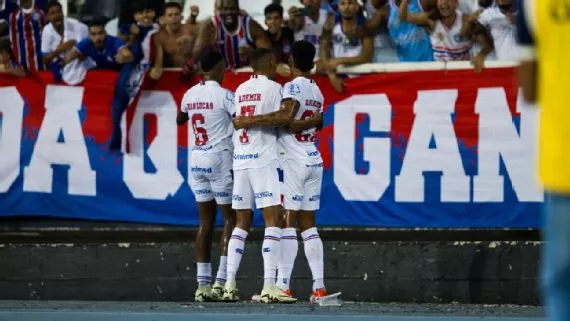 Bahia vence Botafogo, ultrapassa rival na tabela e deixa liderança do Brasileirão para o Athletico-PR