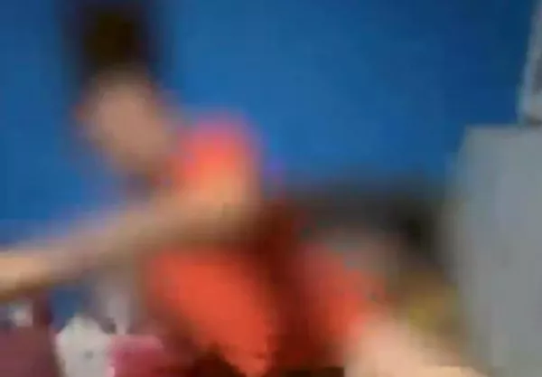 Mulher flagra marido abusando da própria filha e aciona polícia; veja vídeo