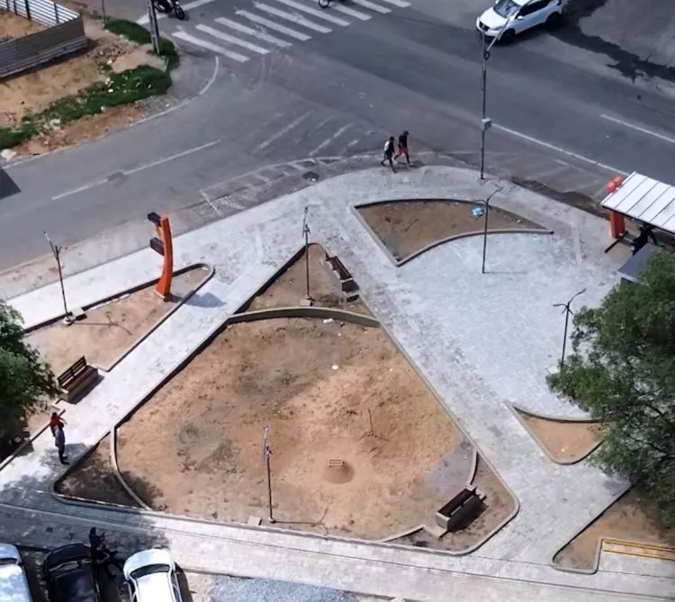 Praça Fernando Soares está sendo reformada através programa Tributo Cidadão