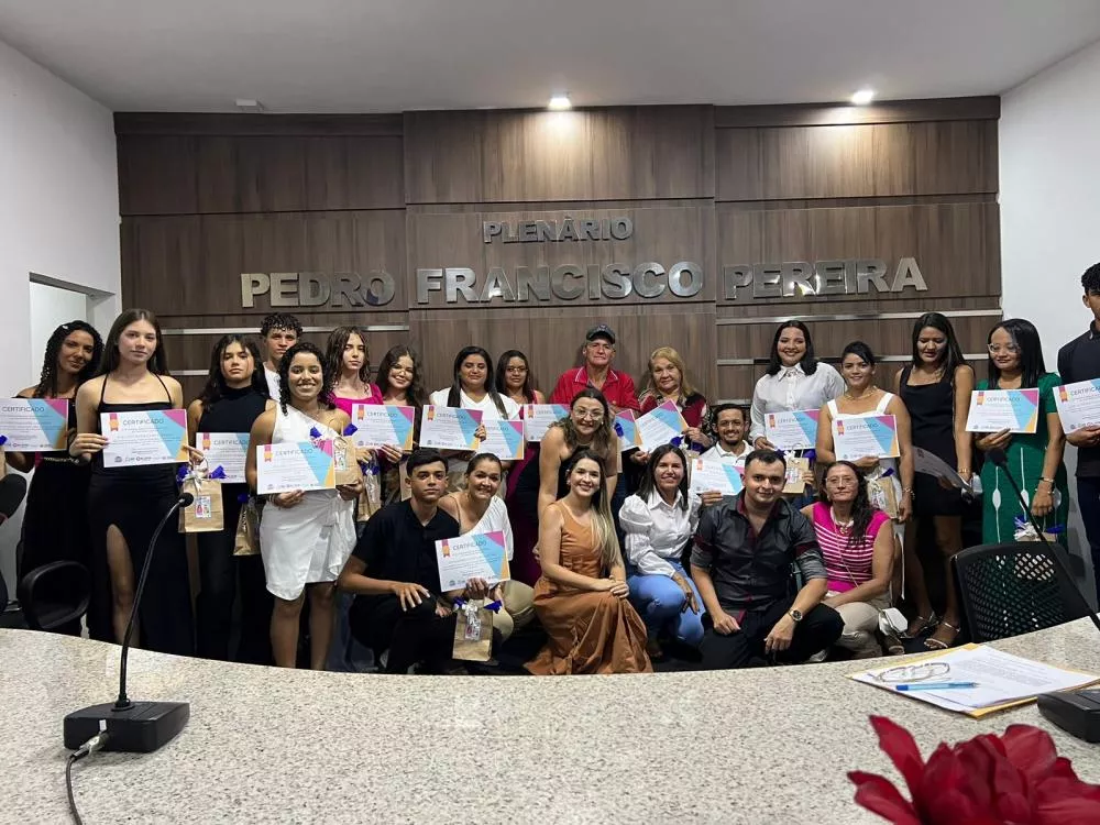 ECI Dep. Levi Olímpio realiza cerimônia de posse dos líderes de turma