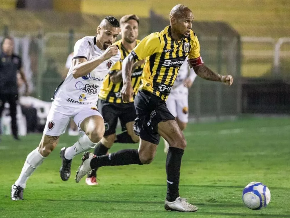 Edmundo brilha e Botafogo-PB vence o Volta Redonda com autoridade fora de casa