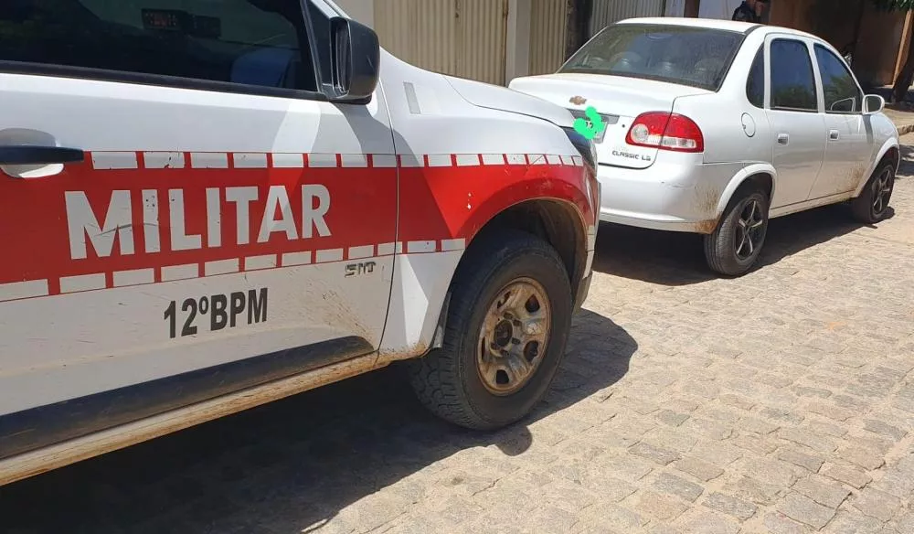 Policiais Militares do 12º Batalhão apreendem veículo com sinais de adulteração em Catolé do Rocha