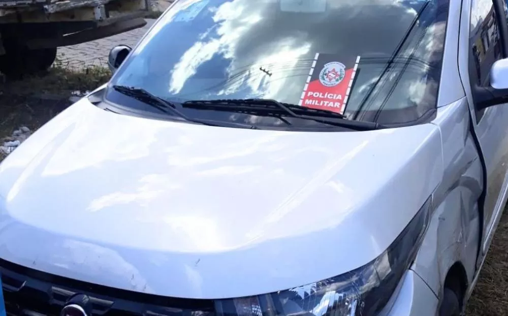 Carro que havia sido furtado é recuperado pela Polícia Militar em Patos; suspeito foi detido