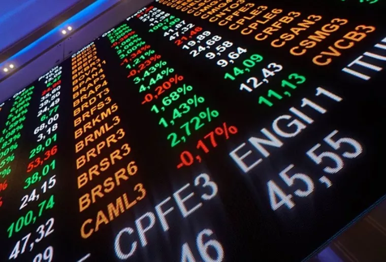 Ações da Petrobras despencam e penalizam Ibovespa e o câmbio. Estatal já perde quese R$ 40 bilhões e concorrentes aproveitam