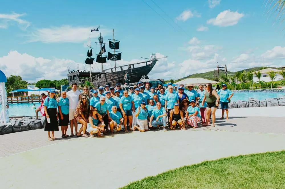 Prefeito de Condado celebra o dia das mães com grupo de idosos 'Viva a Vida'