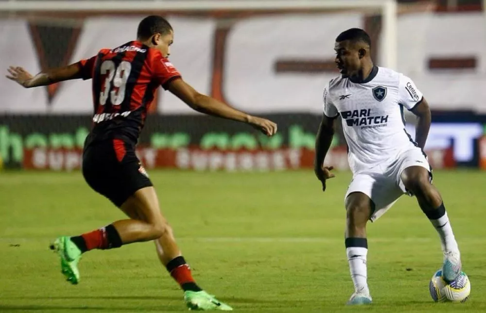 Botafogo vence, elimina o Vitória na estreia de Carpini e vai às oitavas da Copa do Brasil