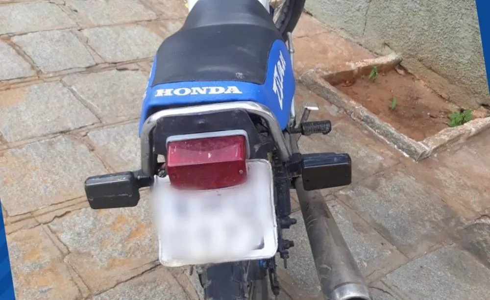 Polícia apreende motocicleta com indícios de adulteração em Patos