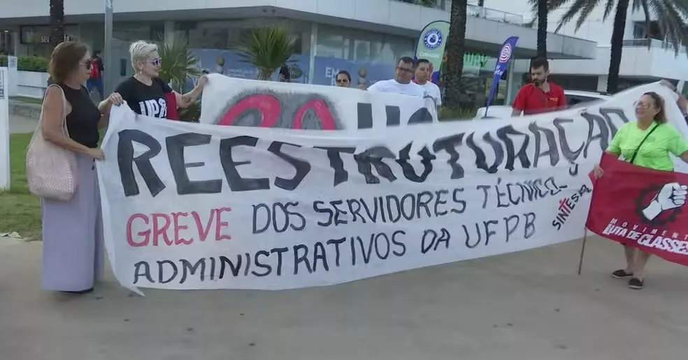 Greve de servidores técnico-administrativos da UFPB e UFCG ultrapassa dois meses sem previsão de retorno