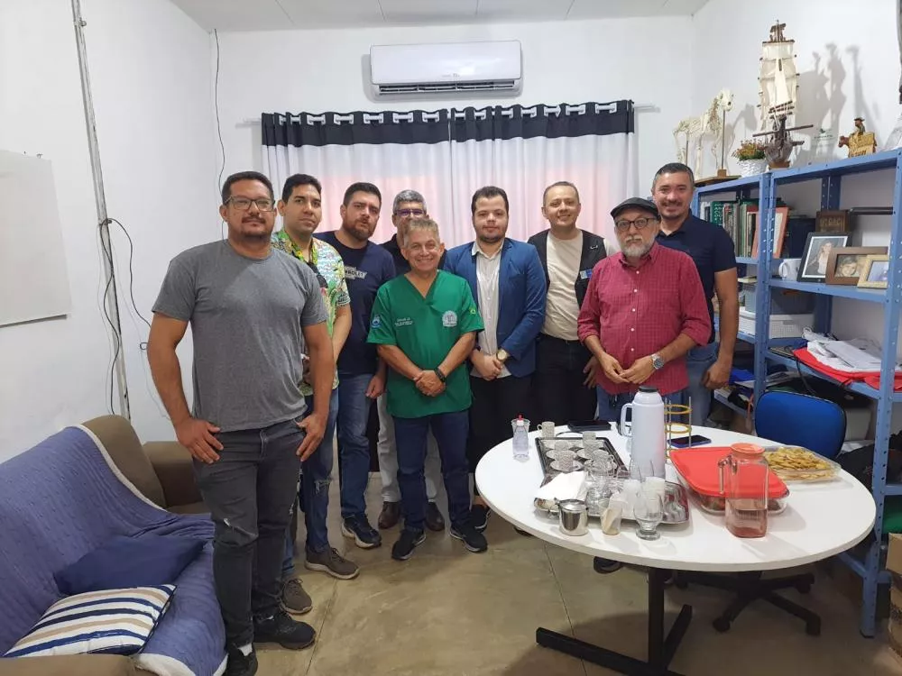 Comissão de vereadores de Patos visita Hospital Veterinário, discute restrição para alimentar animais dentro do Campus e constata deficiência de recursos para atender as demandas