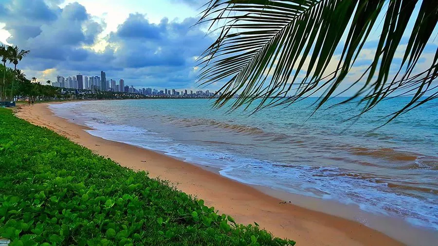 Senado retoma debate de PEC que pode privatizar praias; entenda