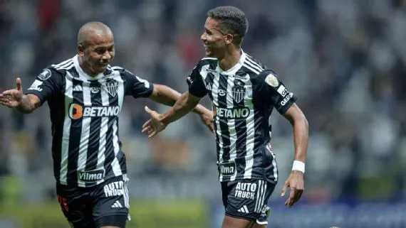 Pedrinho encerra seca de mais de 2 anos, Atlético-MG goleia Caracas e ainda sonha com melhor campanha da Libertadores
