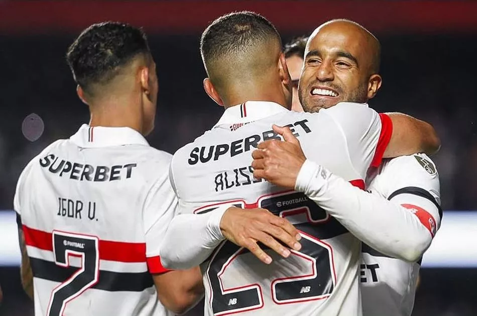 São Paulo bate o Talleres, encerra 'seca' e passa na liderança de grupo da Libertadores