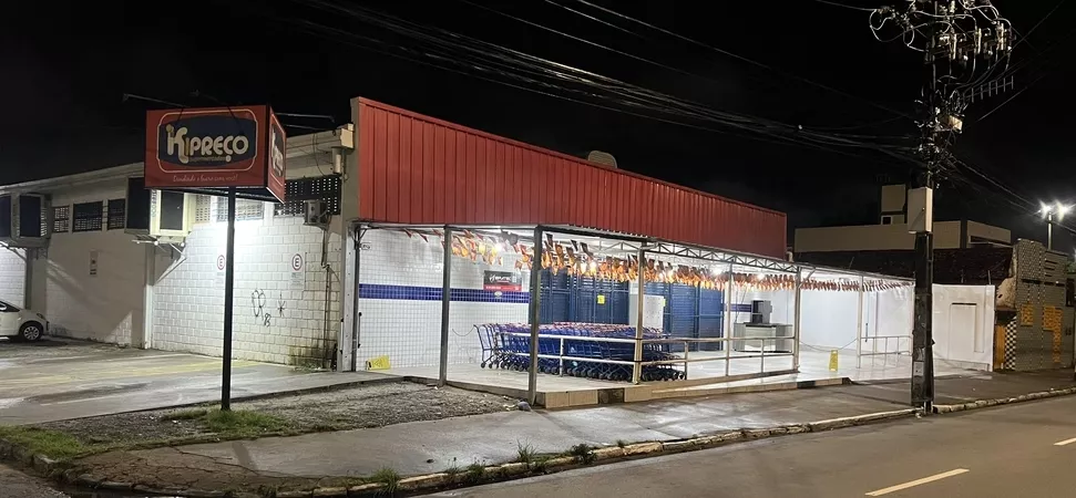 Terror na PB: Grupo armado assalta supermercado e faz funcionários reféns