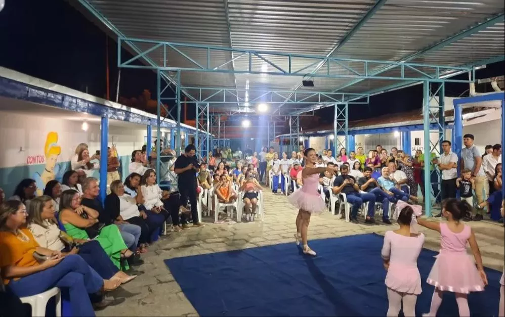 Prefeitura entrega reforma e cobertura do pátio da Escola Rotary Club de Patos 