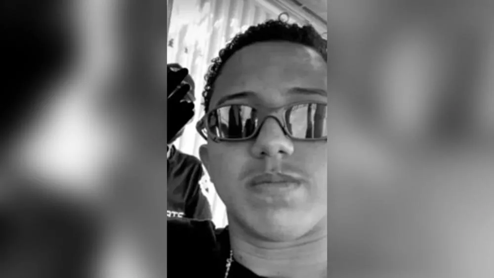 Jovem de 19 anos morre em acidente de moto quando seguia para casa da namorada, no Sertão