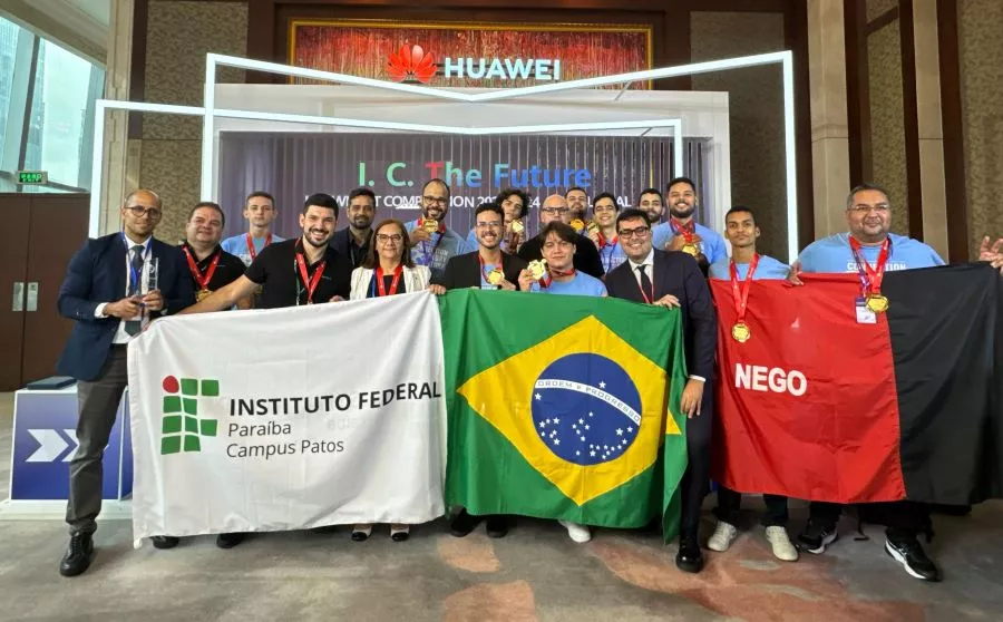 Professor comenta conquista do 1º lugar na Huawei ICT Competition 2023-2024 na China por alunos do IFPB Patos 