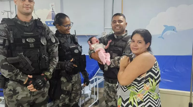 Policiais do ROTAM atendem família que buscou socorro para bebê engasgado em João Pessoa