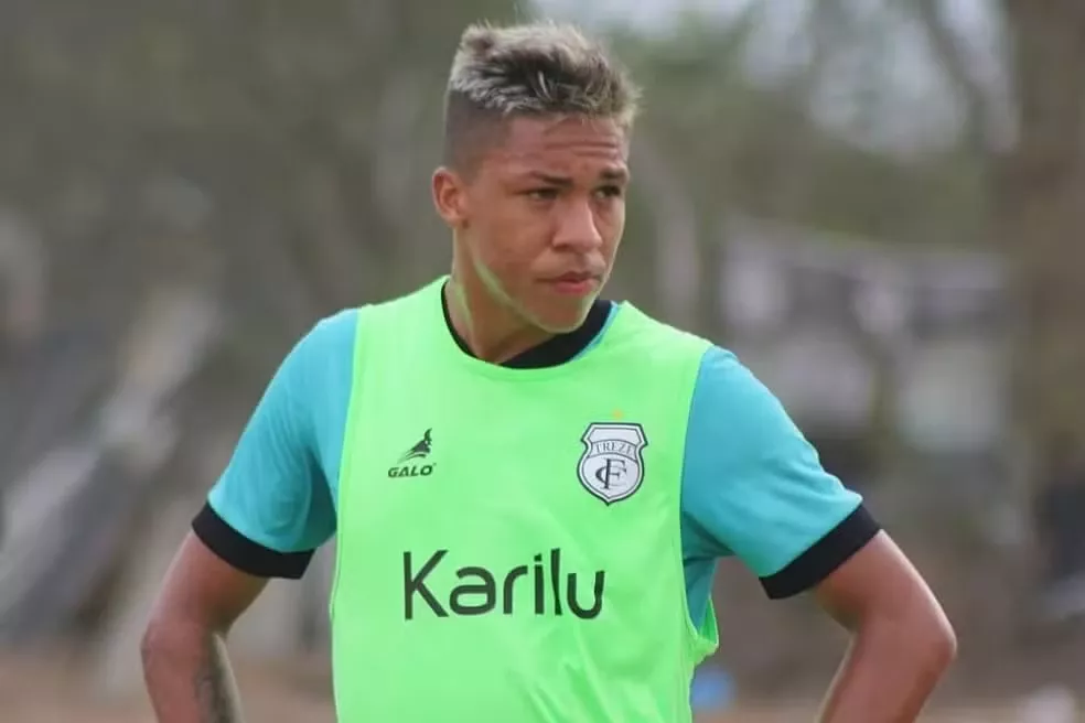 Treze confirma zagueiro Naylhor e atacante Marcelinho Júnior, registrado há 10 dias