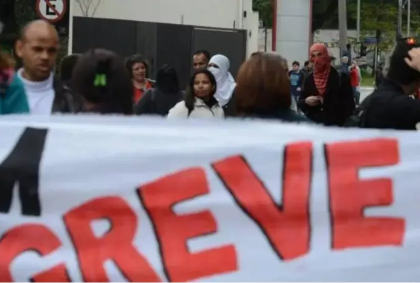  Professores da UFCG iniciam greve por tempo indeterminado, aderindo à paralisação Nacional da Educação