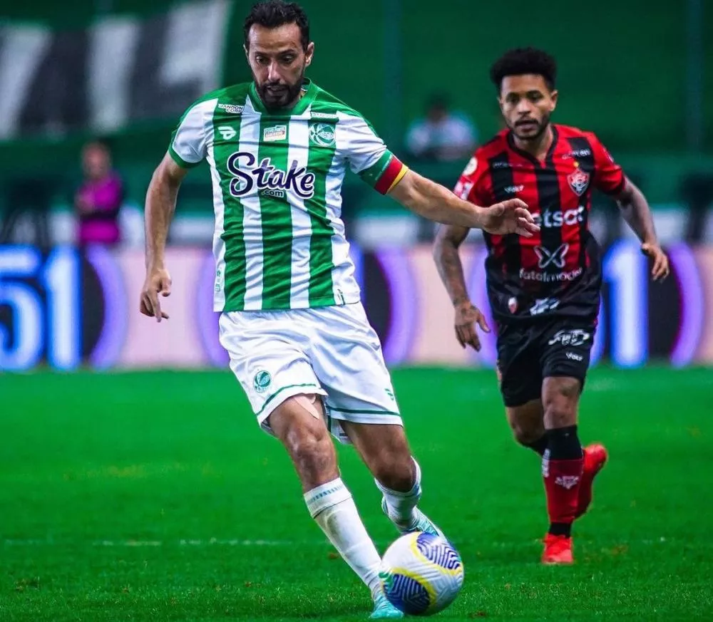 No reencontro com o Juventude, Carpini vê Vitória arrancar empate em Caxias do Sul, mas segue sem vencer