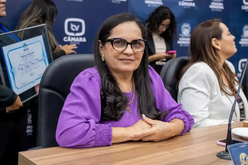 Vereadora Fátima Bocão fala sobre Projeto de Lei que institui acolhimento às mulheres após o parto. Ouça