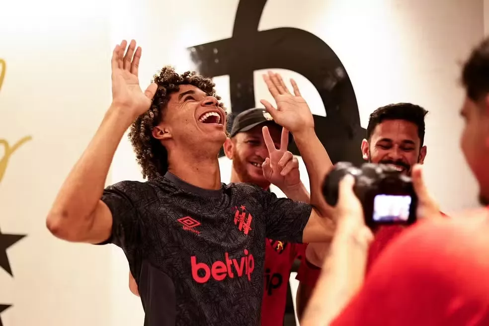 Sport acerta venda de Pedro Lima, de 17 anos, para o Chelsea, revela empresário